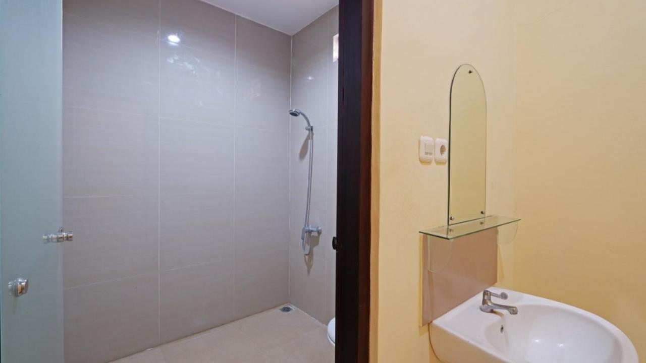 V Canggu Dormitory Bagian luar foto